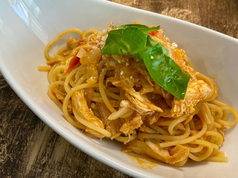 ロティサリーチキンの余りで【トマトのパスタ】♪